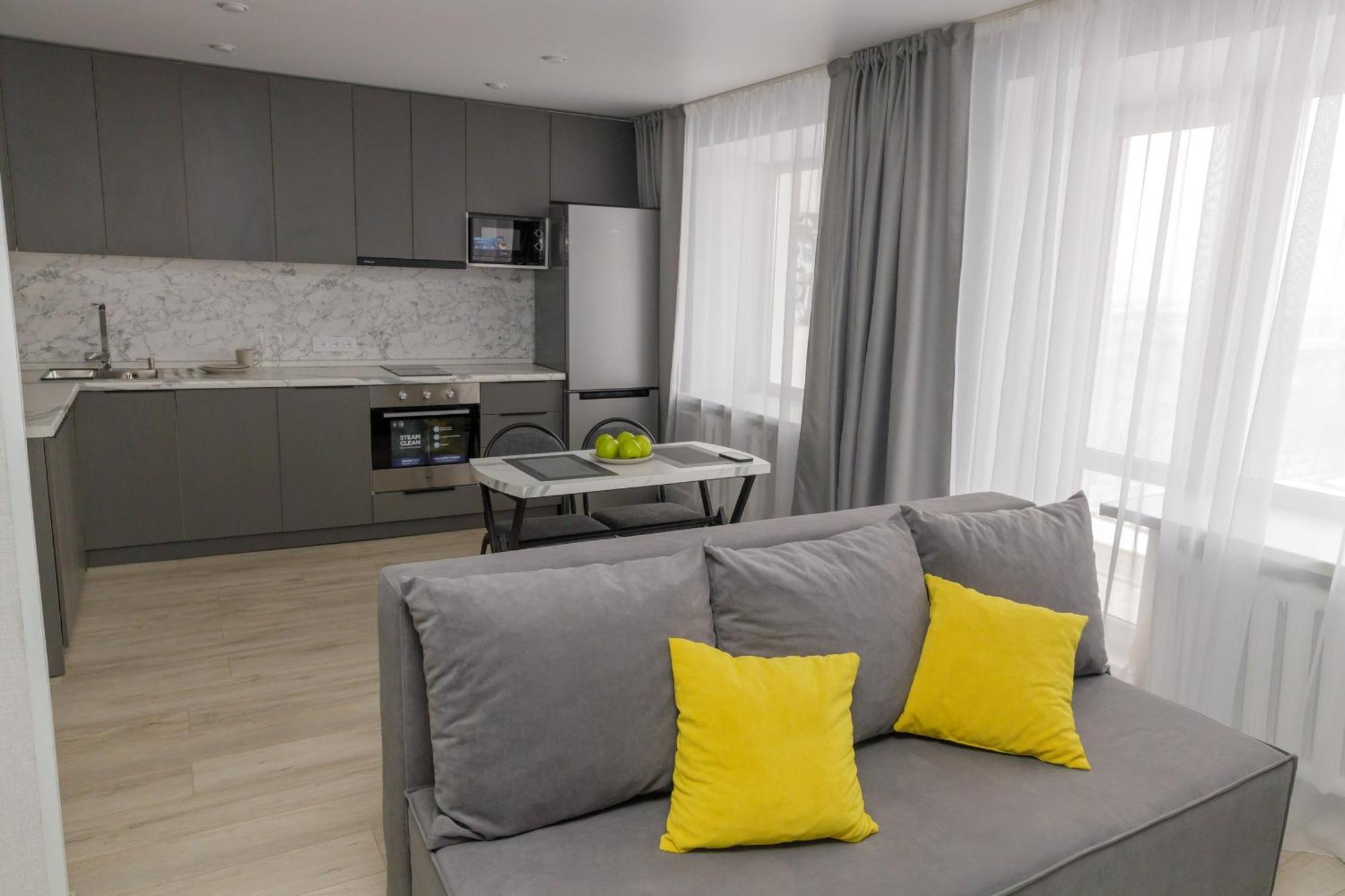 сomfortable In The Square Apartment *